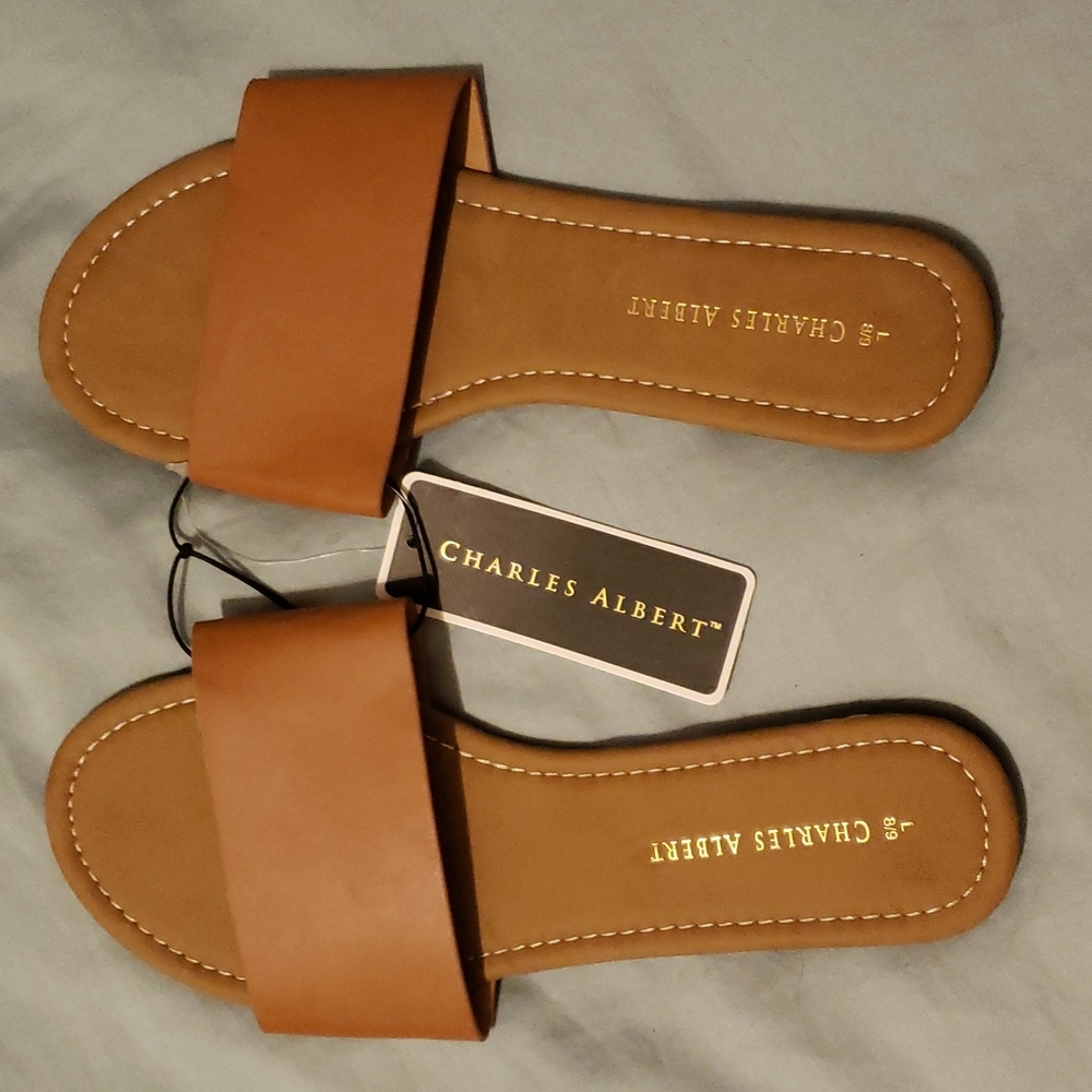 NWT Charles Albert sandals